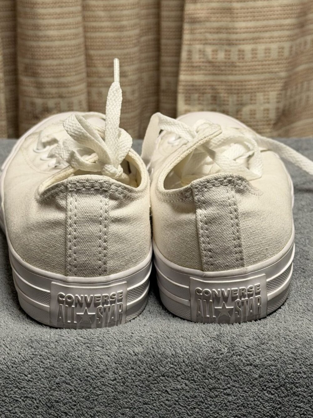 Converse Chuck Taylor All Star Low White Canvas Sneakers - Unisex Sizing - Picture 3 of 3